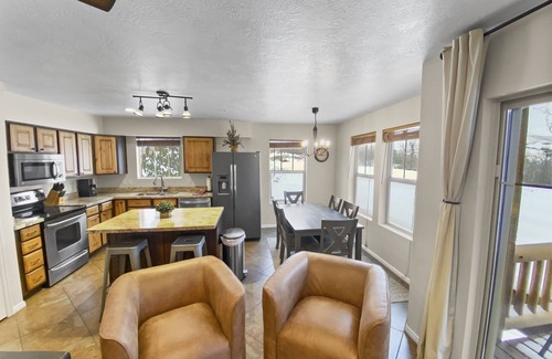Park City Condo | Ski 1 Mile To Deer Valley Gondola 2 Bedroom Condo by RedAwning