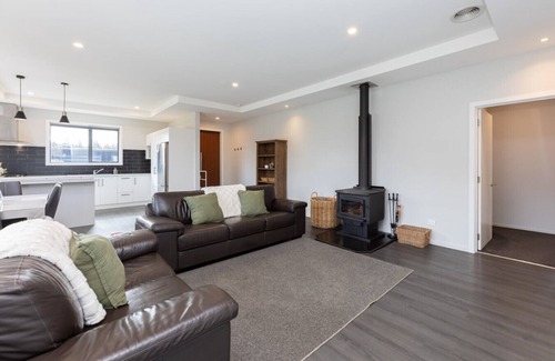 Methven House | Ski, Bike, Eat, Swim, Relax.