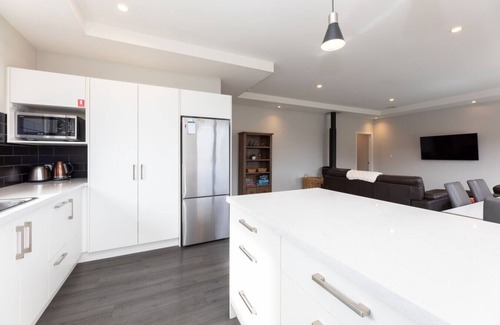 Methven House | Ski, Bike, Eat, Swim, Relax.