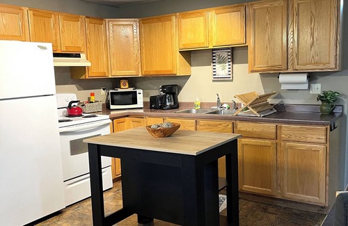Stambaugh House | Ski Brule getaway with Hottub!