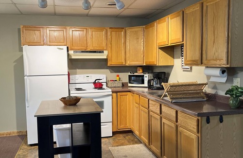 Stambaugh House | Ski Brule getaway with Hottub!