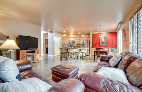 Northwest Reno House | Ski Getaway w/Hot Tub: Reno Home by Attractions