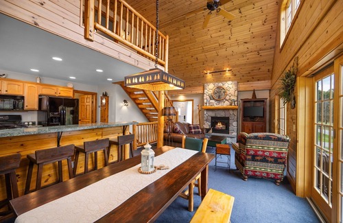Gaylord Cabin | Ski & Golf Spacious Log Cabin in Otsego Resort