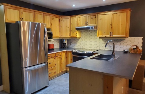 East Kootenay Condo | Ski IN Condo with PRIVATE HOT TUB