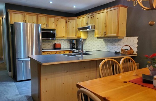 East Kootenay Condo | Ski IN Condo with PRIVATE HOT TUB