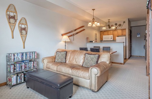 Silver Star Mountain Condo | Ski in/out ground floor condo in Creekside with King Bed in Master