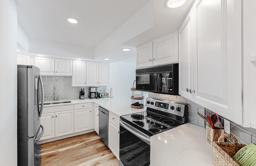 Ludlow Condo | Ski-in/out condo with fireplace, pool, hot tub, sauna & washer/dryer