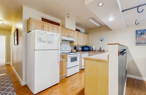 Alyeska Condo | Ski-in/out condo with WiFi - amazing location near skiing, hiking, & town