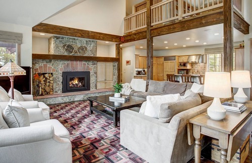 Warrior's Mark West House | ⭐️ Ski In/Out PrivateHot Tub FREE WinterSki/Town Shuttle 4 Kings EV Charger Pets
