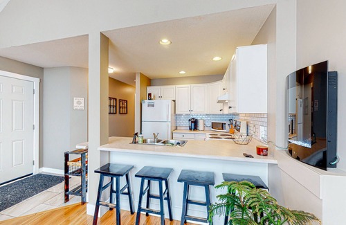 Snow Pine Estates House | Ski-in/out townhouse with mountain views, hot tub, gas grill, fireplace, & W/D