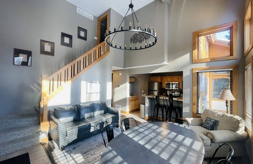 Boyne Falls Condo | SKI IN/OUT, Upgraded Condo, Great Location for Ski Season and Summer