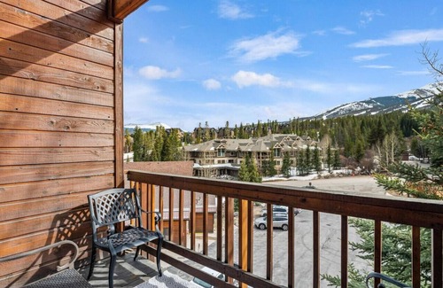 Four O'Clock Apartment | Ski-In/Out Walk to Town Hot Tubs