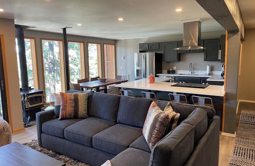 Altis Condo | Ski In Out, With Beautiful Views, Wall of Glass, ski to Canyon or Eagle Lodge
