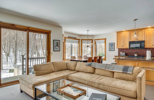 North Troy Condo | Ski-In Resort Family Condo w/Deck at Jay Peak!