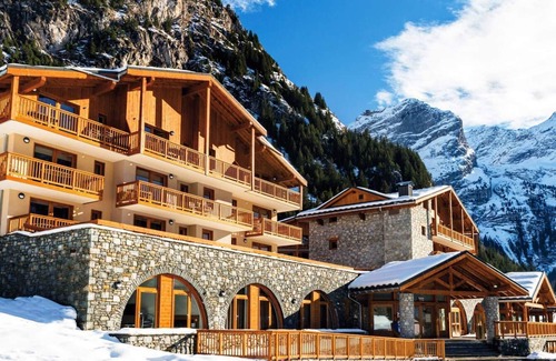 Pralognan-la-Vanoise Apartment | Ski-in/ski-out & foot of the slopes, fitness, swimming pool, terrace, balcony, tv, ski locker