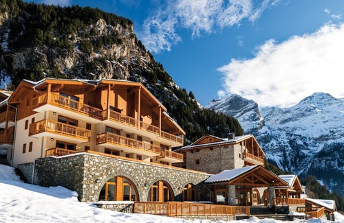 Pralognan-la-Vanoise Apartment | Ski-in/ski-out & foot of the slopes, fitness, swimming pool, terrace, balcony, tv, ski locker