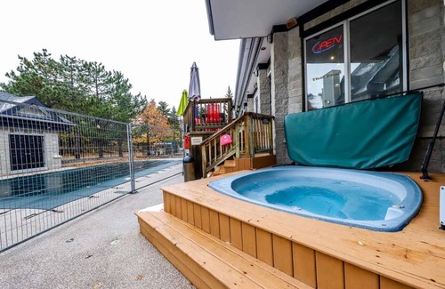 Craigleith Condo | Ski-in/Ski-out Cozy Studio at North Creek Resort