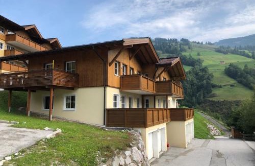 Vorderglemm Apartment | Ski in Ski Out neu und gehoben JokerCard inklusive
