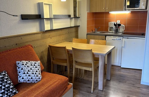 La Perriere Apartment | Ski in-Ski out 1 bed apartment, La Tania, 3 Valleys