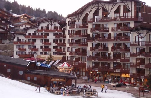 La Perriere Apartment | Ski in-Ski out 1 bed apartment, La Tania, 3 Valleys