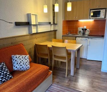 La Perriere Apartment | Ski-in ski-out 1 bed, La Tania