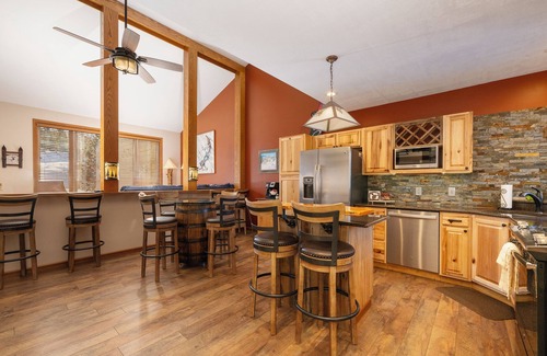 Silvercreek Condo | Ski-in/Ski-out 2 bedroom condo, mt views and more!