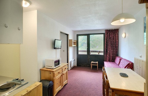 Les Bruyeres Apartment | Ski-In/Ski-Out 2-Room Apartment for 4 with Mountain View, WiFi - Les Menuires