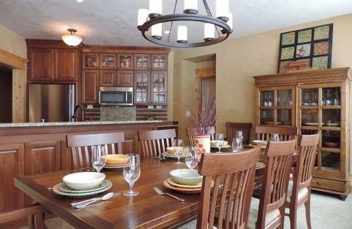 Telluride Condo | SKI-IN/SKI-OUT 5 BEDROOM, walking distance to everything in town!