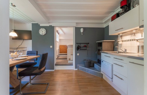 Bad Gastein Apartment | Ski-in/ski-out apartment on a glacier boulder