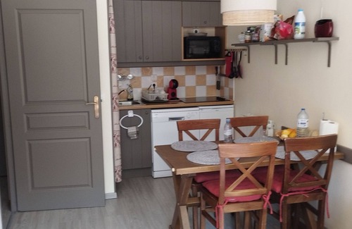 Les Claux Apartment | Ski in ski out apartment heated pool l'albane