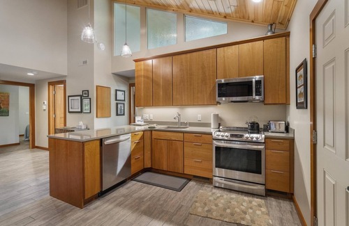 Boyne Falls Condo | Ski In/Ski Out at the Base of Boyne Mountain, Sleeps 11
