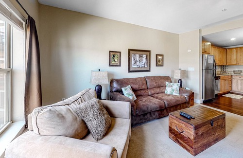 Silvercreek Condo | Ski-in/ski-out condo with gas fireplace, shared hot tub, pool, & mountain views