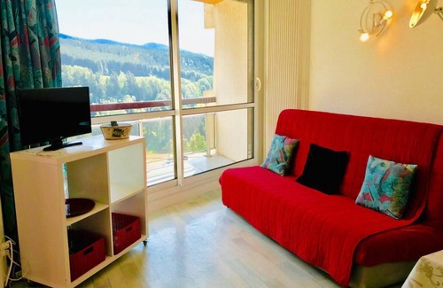 Villard-de-Lans Apartment | Ski-in/ski-out & foot of the slopes, 5th floor, balcony, 36m², Villard de Lans