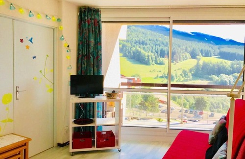 Villard-de-Lans Apartment | Ski-in/ski-out & foot of the slopes, 5th floor, balcony, 36m², Villard de Lans