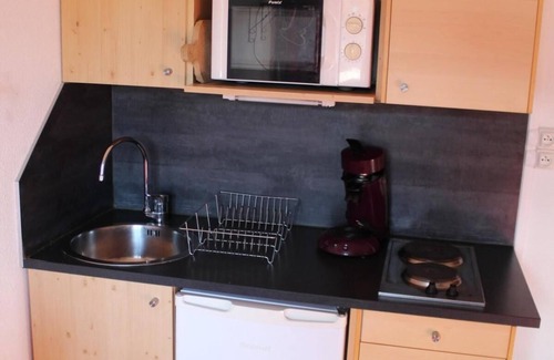 Saint-Etienne-en-Devoluy Apartment | Ski-in/ski-out & foot of the slopes, 6th floor, view valley, tv, 17m², Superdévoluy
