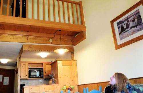 Val-Thorens Apartment | Ski-in/ski-out & foot of the slopes, fitness, balcony, tv, ski locker, 50m², Val Thorens