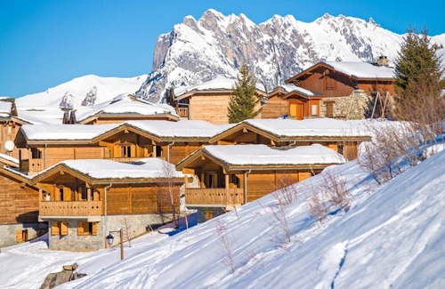 Valmeinier Apartment | Ski-in/ski-out & foot of the slopes, fitness, swimming pool, balcony, tv, 48m², Valmeinier