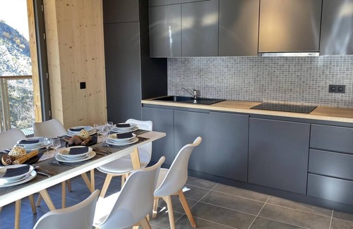 Piau Engaly Apartment | Ski-in/ski-out & foot of the slopes, fitness, terrace, parking, tv, 70m², Piau Engaly