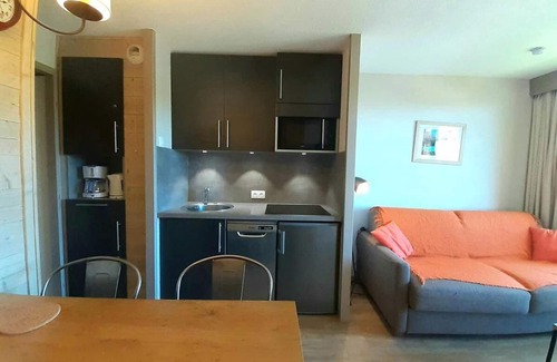 Saint-Julien-Mont-Denis Apartment | Ski-in/ski-out & foot of the slopes, 4th floor, view mountain, balcony, tv, ski locker, 23m²