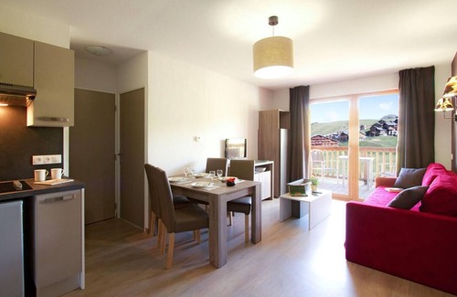 Plagne Soleil Apartment | Ski-in/ski-out & foot of the slopes, fitness, tv, ski locker, 22m², La Plagne