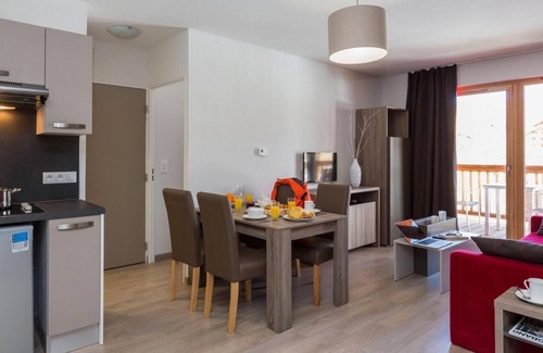 Plagne Soleil Apartment | Ski-in/ski-out & foot of the slopes, fitness, tv, ski locker, 22m², La Plagne