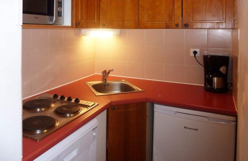 Les Orres Apartment | Ski-in/ski-out & foot of the slopes, 3rd floor, fitness, swimming pool, sauna, balcony, tv