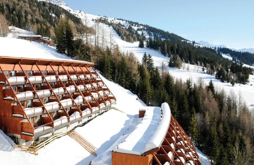 Arc-1600 Apartment | Ski-in/ski-out & foot of the slopes, fitness, swimming pool, sauna, hammam, terrace, balcony, tv