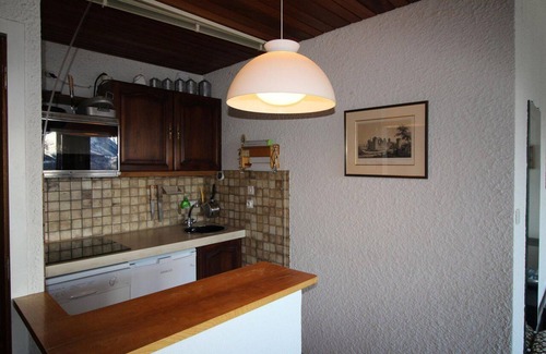 Auris Apartment | Ski-in/ski-out & foot of the slopes, 2nd floor, view panoramic, balcony, tv, ski locker, 55m²