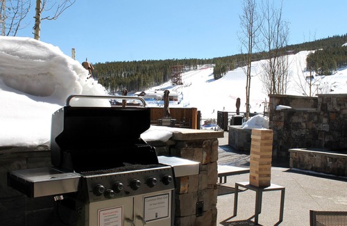 Breckenridge Apartment | Ski In/Ski Out - Grand Colorado at Peak 8 Slope-Side Suite