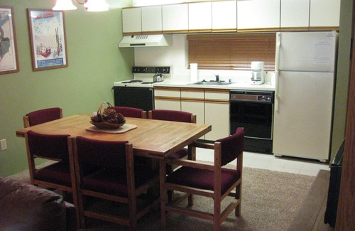 White Condo | Ski- In, Ski- Out, Ground Floor, Wi-Fi , use of hot tub & fireplace in Lounge