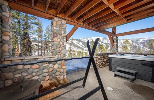 Whitefish House | Ski-In Ski-Out Lodge at Whitefish Mountain Resort access to Private Elk Highlands Chair Lift