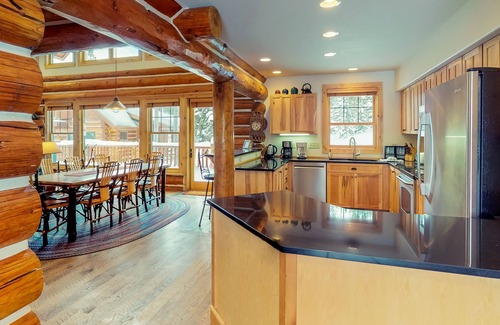 Powder Ridge House | Ski-in/ski-out log home with private hot tub - great mountain views