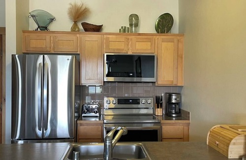 Mammoth Lakes Condo | Ski-In/Ski-Out mountain view next to Eagle Lift 1BR Special Hike fishing bike