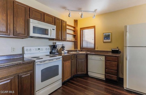 Silvercreek Condo | Ski-In/Ski-Out Mountain Retreat with Pool and Private Indoor Hot Tub